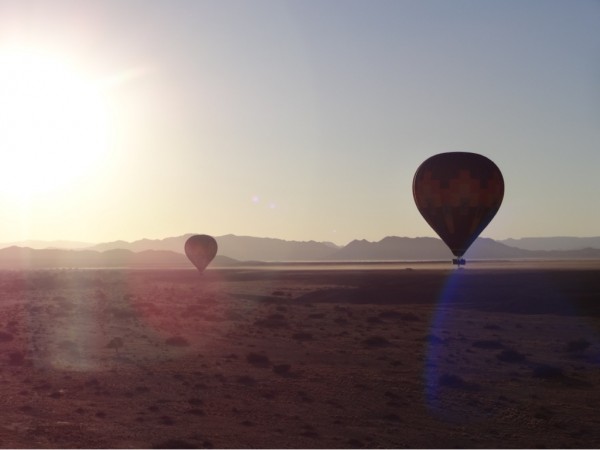 Ballonfahrt über der Wüste Namib