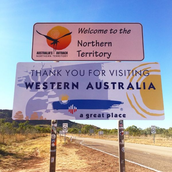 An der Grenze zum Northern Territory. Und zack ist es 1,5 Stunden später.